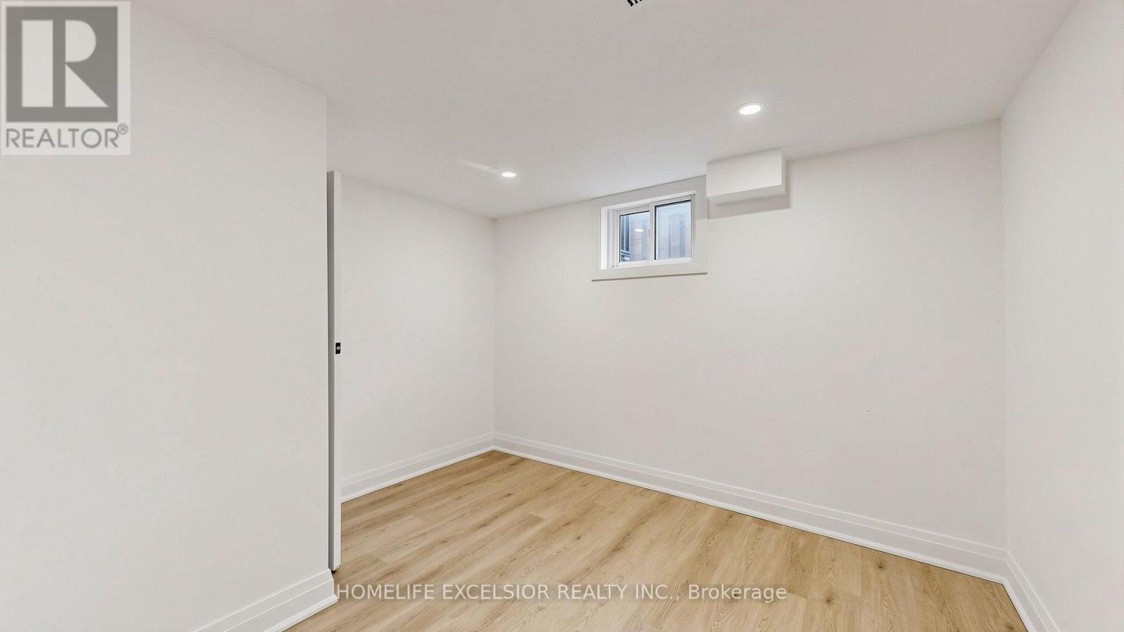 86 NEWBURY DRIVE - 35