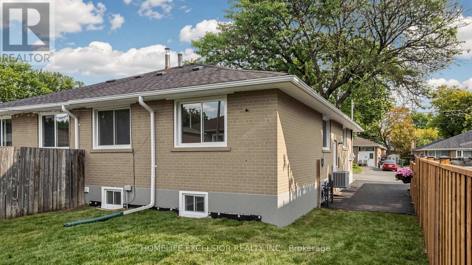 86 NEWBURY DRIVE - 39