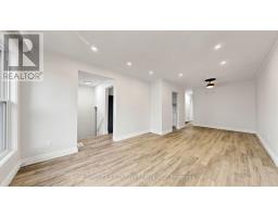 Living room - 86 Newbury Drive, Newmarket, ON L3Y4R3 Photo 10