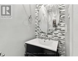 2087 Mayflower Boulevard, Oakville, ON L6H4E8 Photo 17