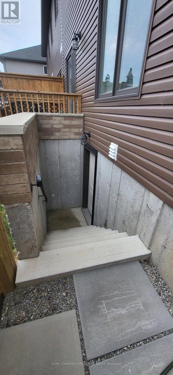 53 LAMB CRESCENT - 11