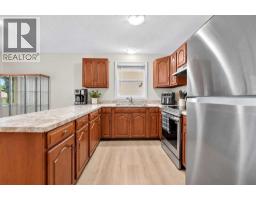 813 12c Street N, Lethbridge, AB T1H2N9 Photo 10