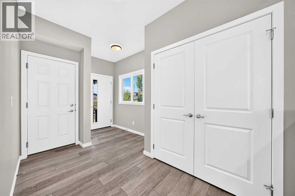 570 Creekstone Circle SW, Calgary, Alberta, T2X4Y3 — thumbnail 4