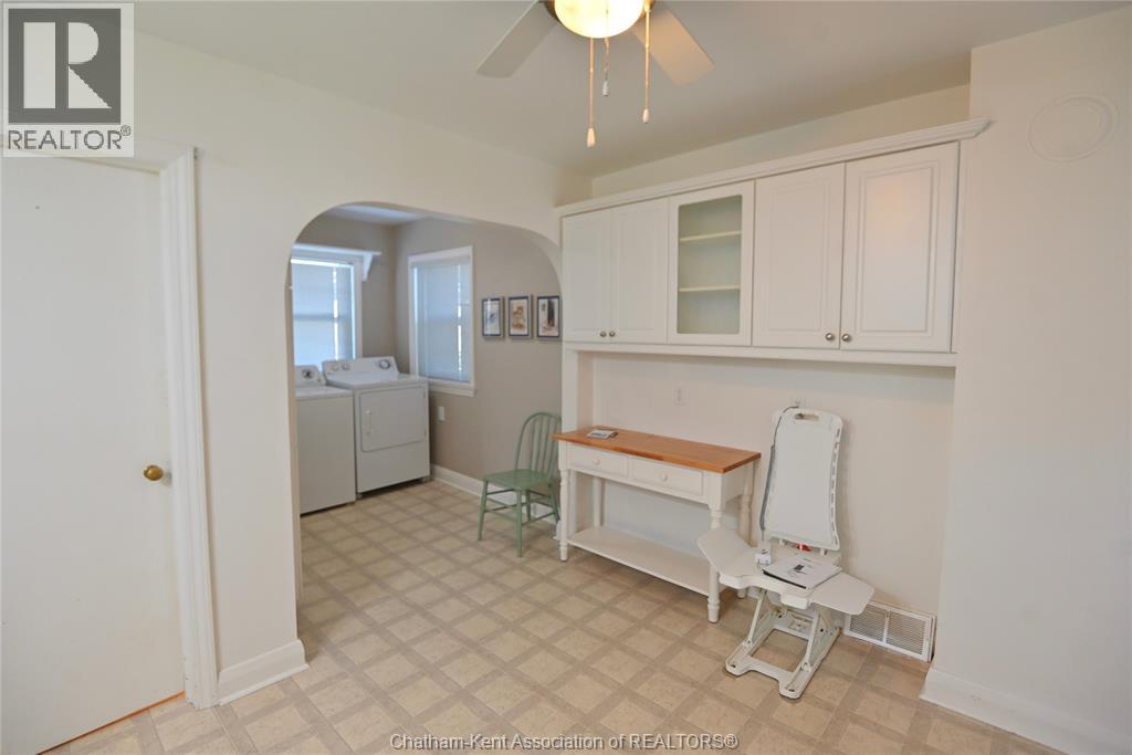 57 Erie STREET South - Image 18