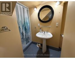 112 Yore Road, Toronto, ON M6M1X1 Photo 16