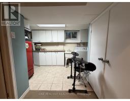 112 Yore Road, Toronto, ON M6M1X1 Photo 14