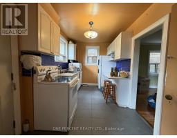 112 Yore Road, Toronto, ON M6M1X1 Photo 9