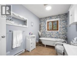 720 East Wilson Creek Road, Rosebery, BC V0G1S1 Photo 17