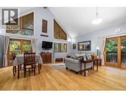 Full bathroom - 720 East Wilson Creek Road, Rosebery, BC V0G1S1 Photo 9