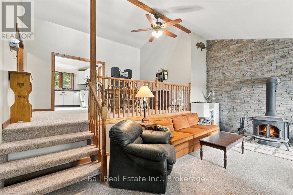 14 WAITE COURT - 21