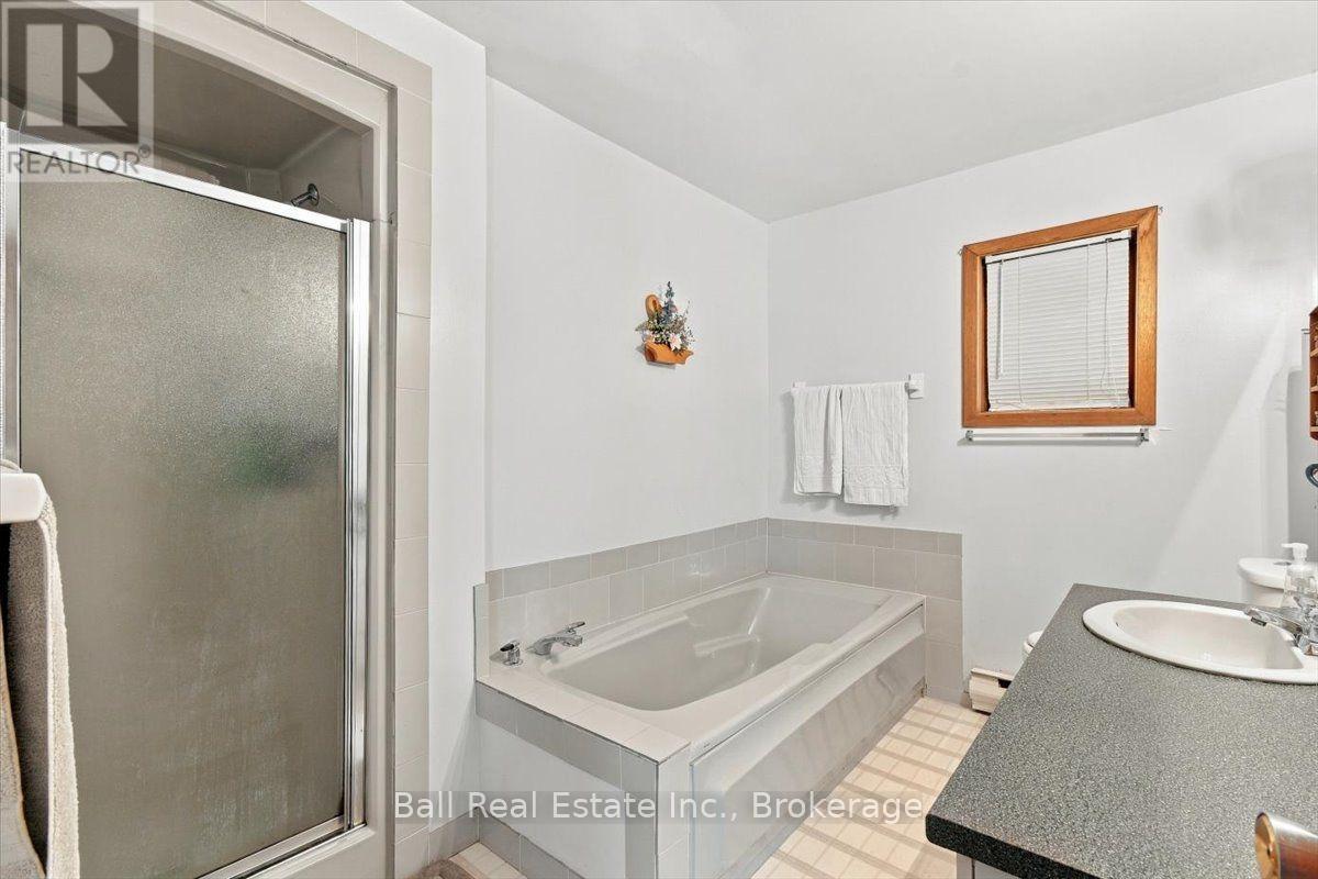 14 WAITE COURT - Image 36