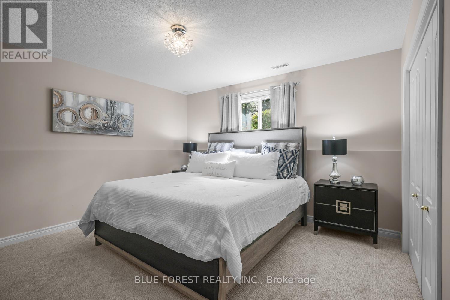 10 SYMPHONY COURT - Image 32