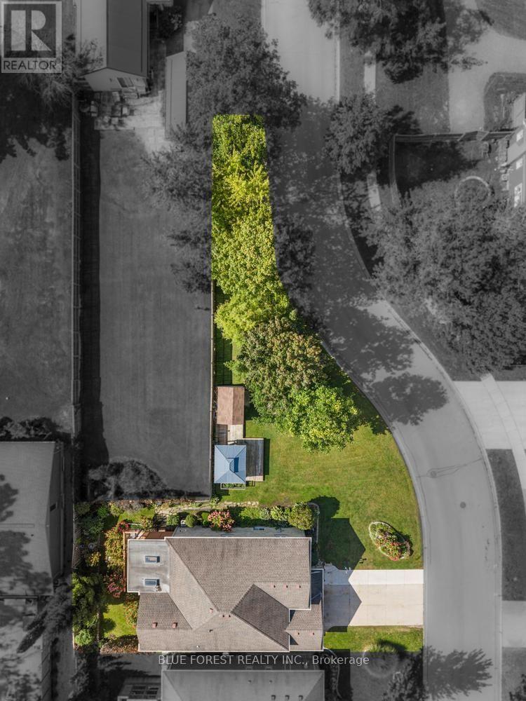 10 SYMPHONY COURT - Image 48