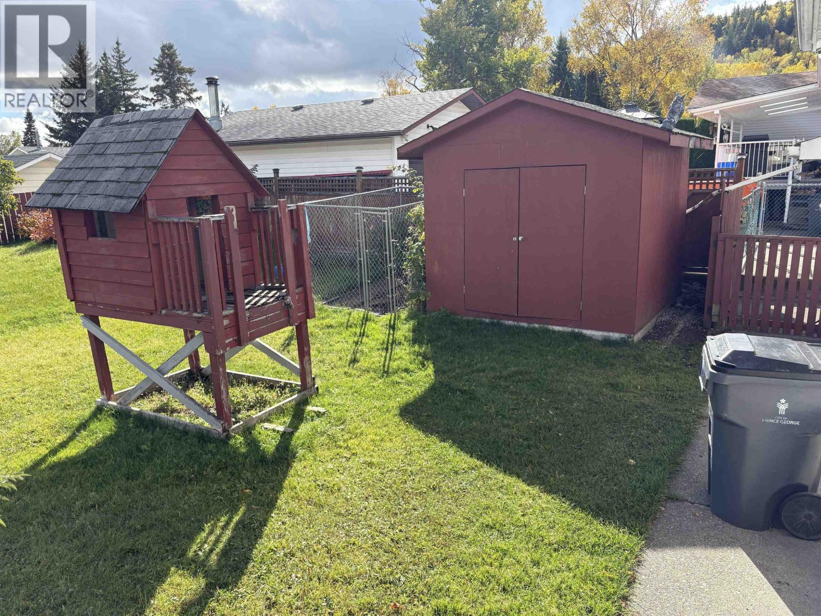 Photo 10 of 33 — 4157 MORGAN CRESCENT · Prince George, BC