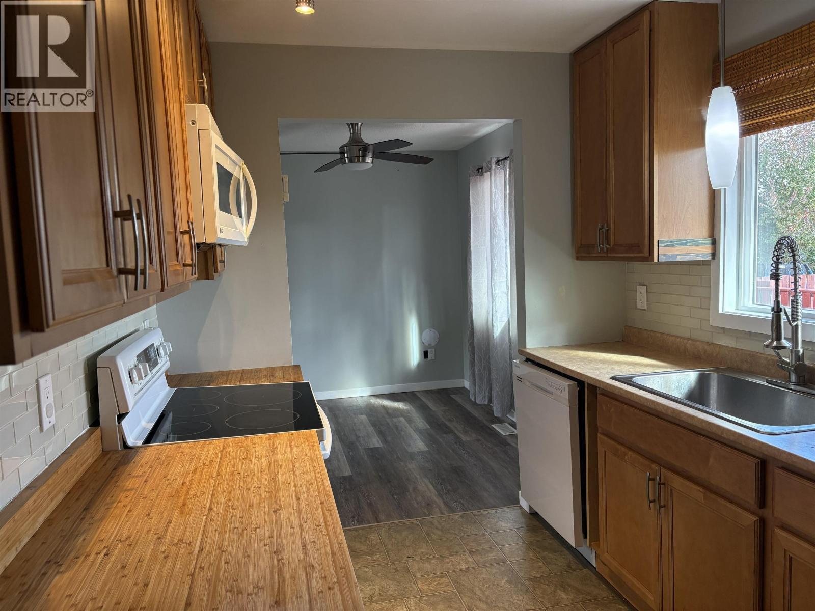 Photo 27 of 33 — 4157 MORGAN CRESCENT · Prince George, BC