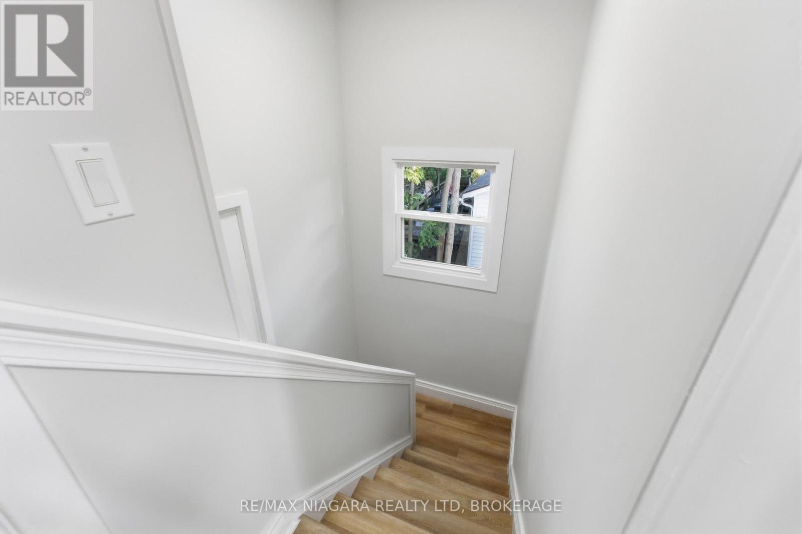 278 RIDGE RD ROAD S - Image 32