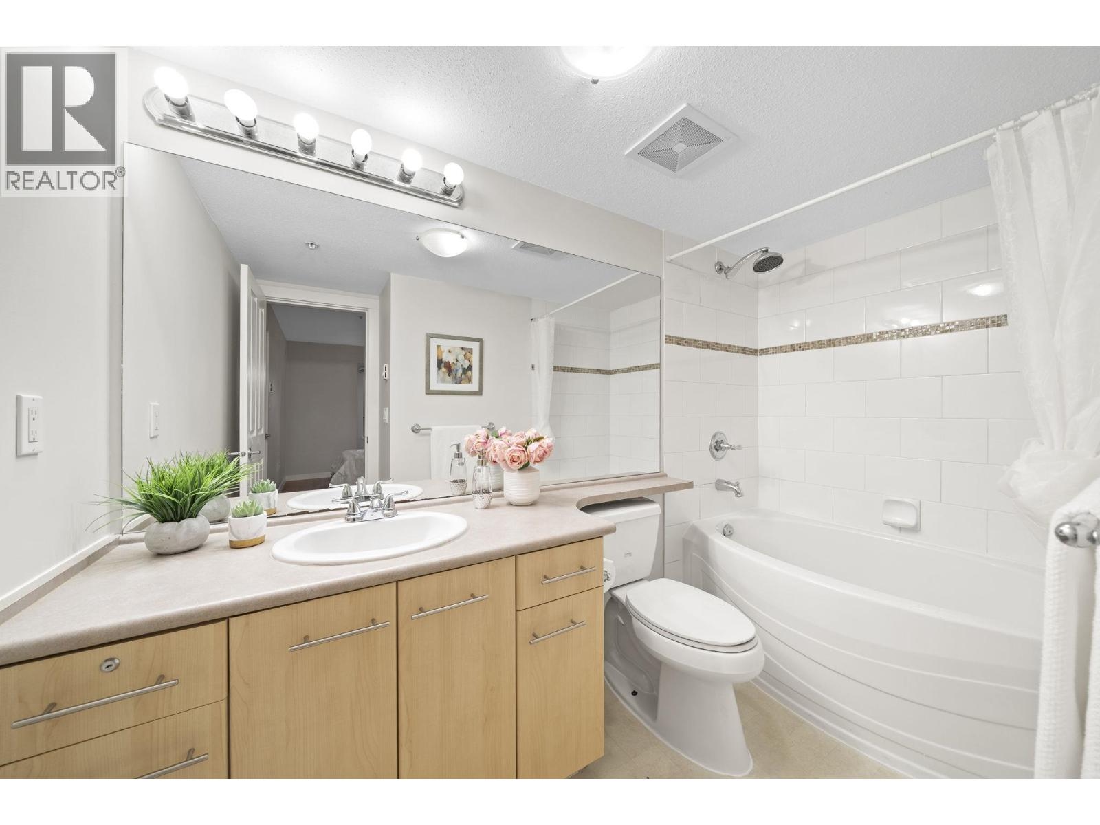 2 Bed, 2 Bath House for Sale in Richmond – 6106 5117 GARDEN CITY ROAD, Richmond – MLS# R3170975 - Image 23