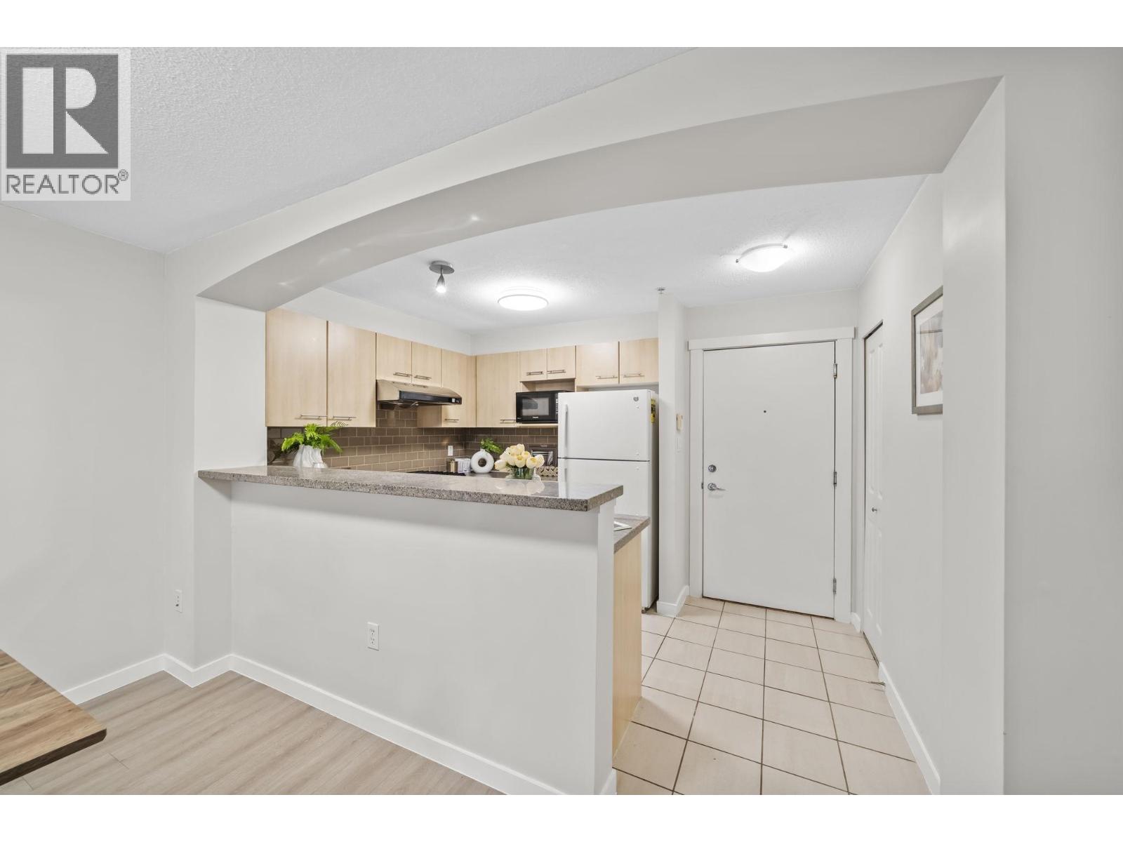 2 Bed, 2 Bath House for Sale in Richmond – 6106 5117 GARDEN CITY ROAD, Richmond – MLS# R3170975 - Image 9