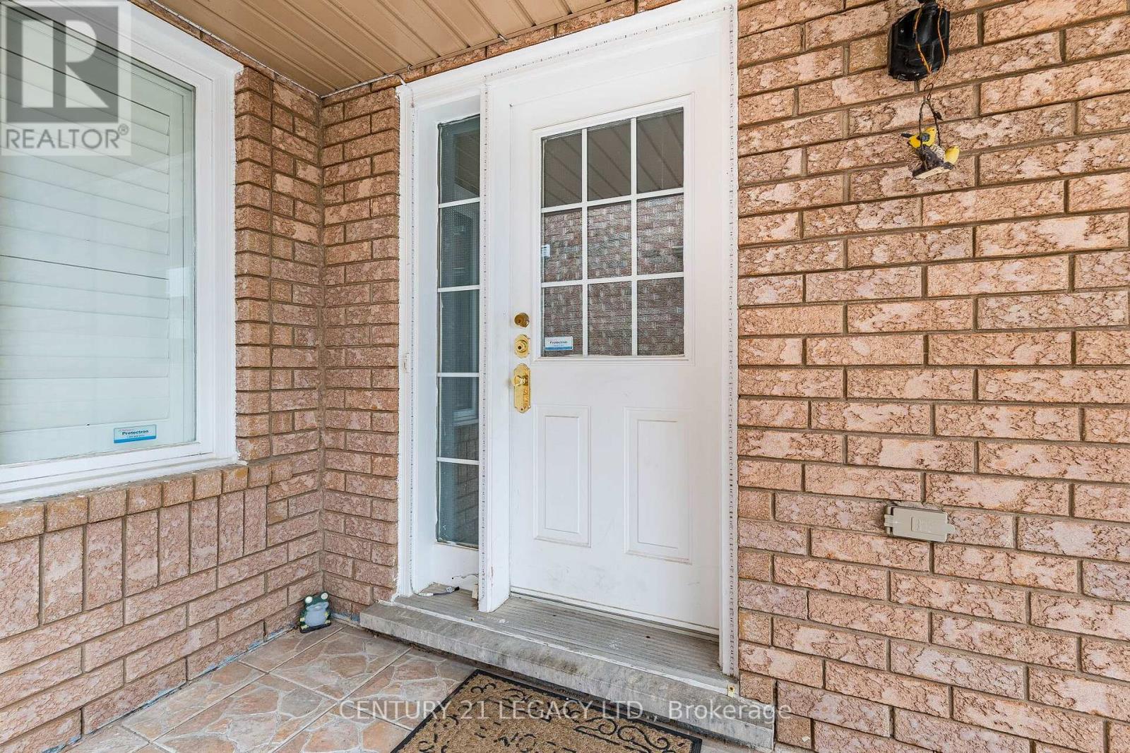 Photo of 64 NARROW VALLEY CRESCENT