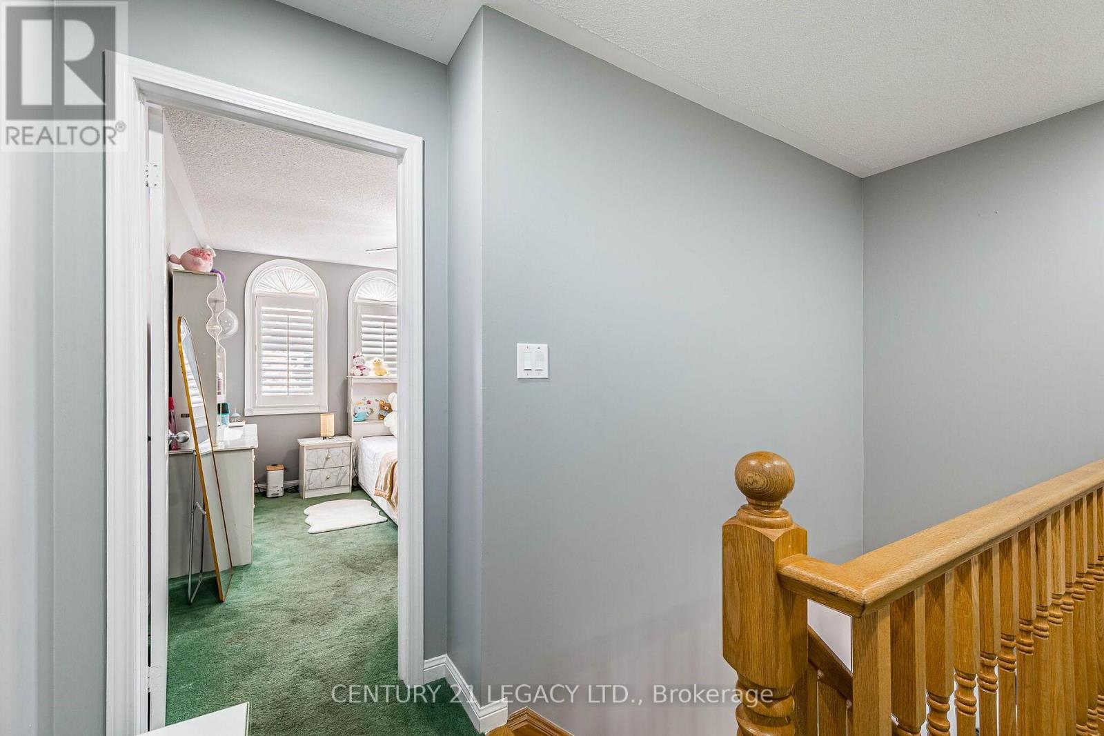 64 NARROW VALLEY CRESCENT - 23