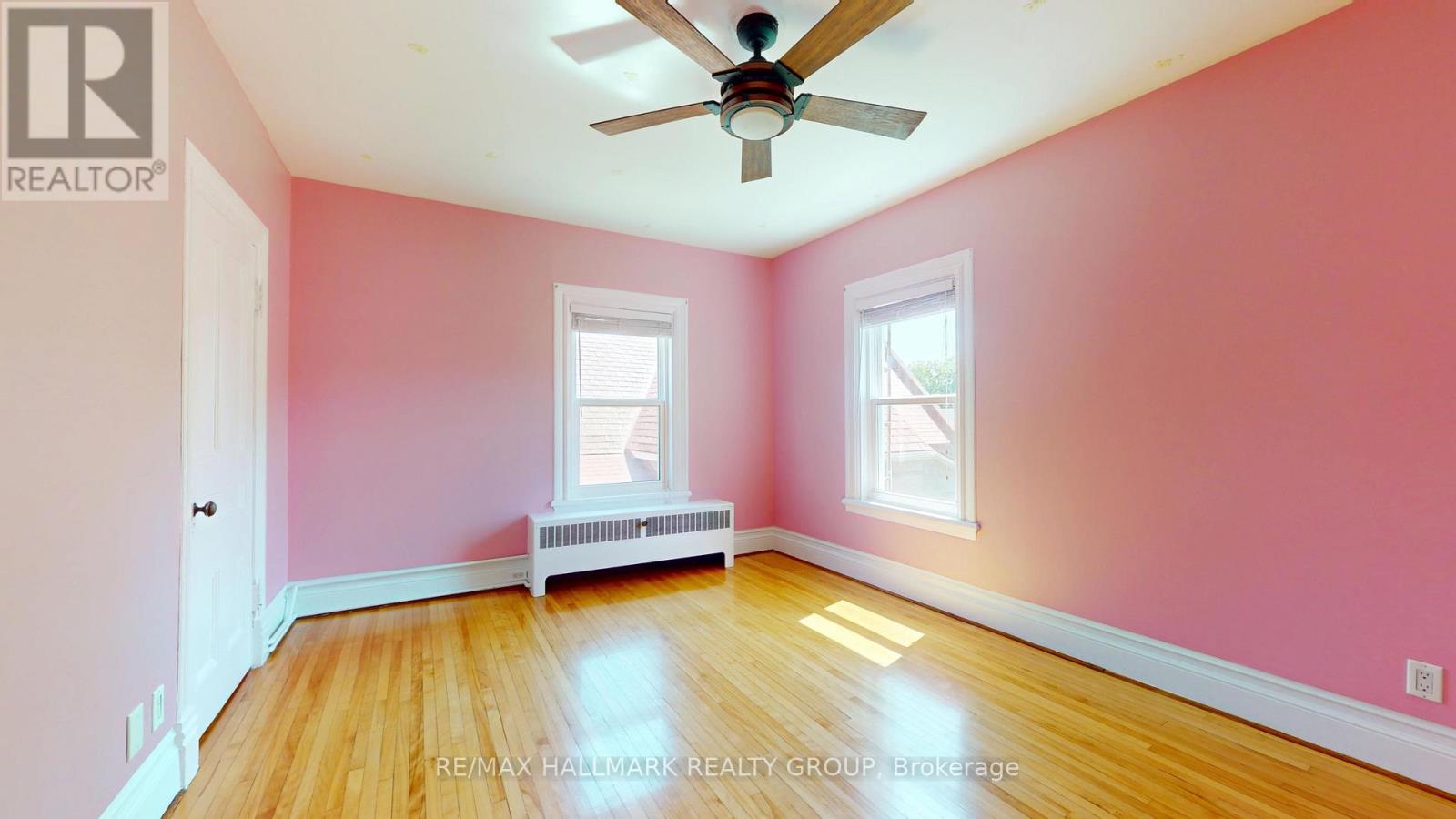 461 CENTRE STREET N - Image 27