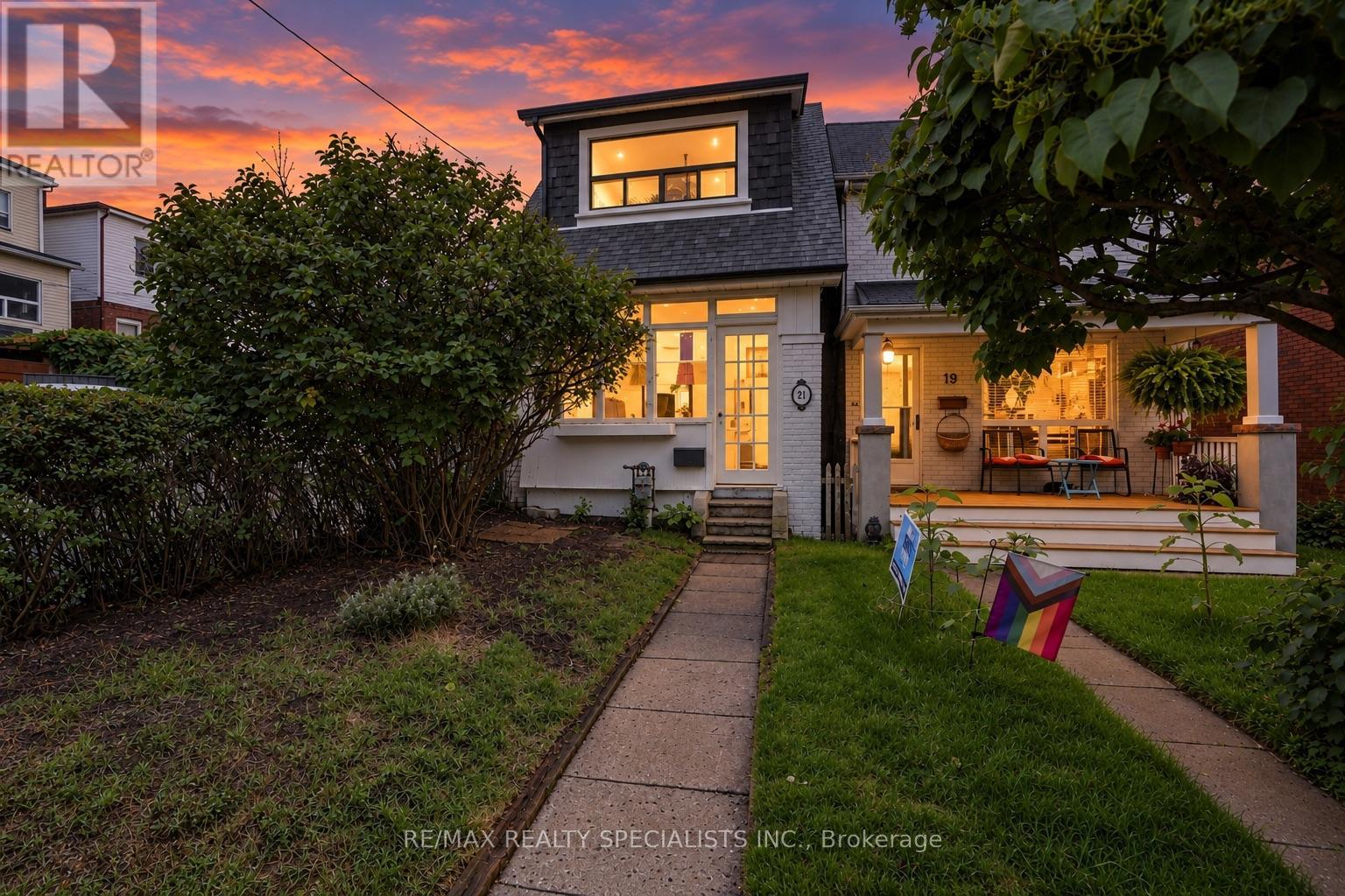 21 MENDEL AVENUE - 1