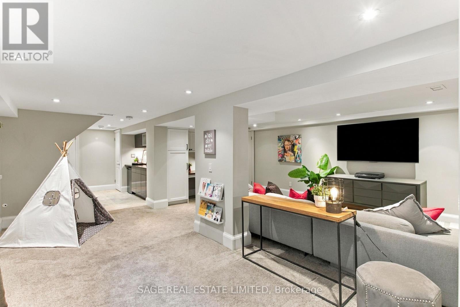 106 TIAGO AVENUE - Image 34