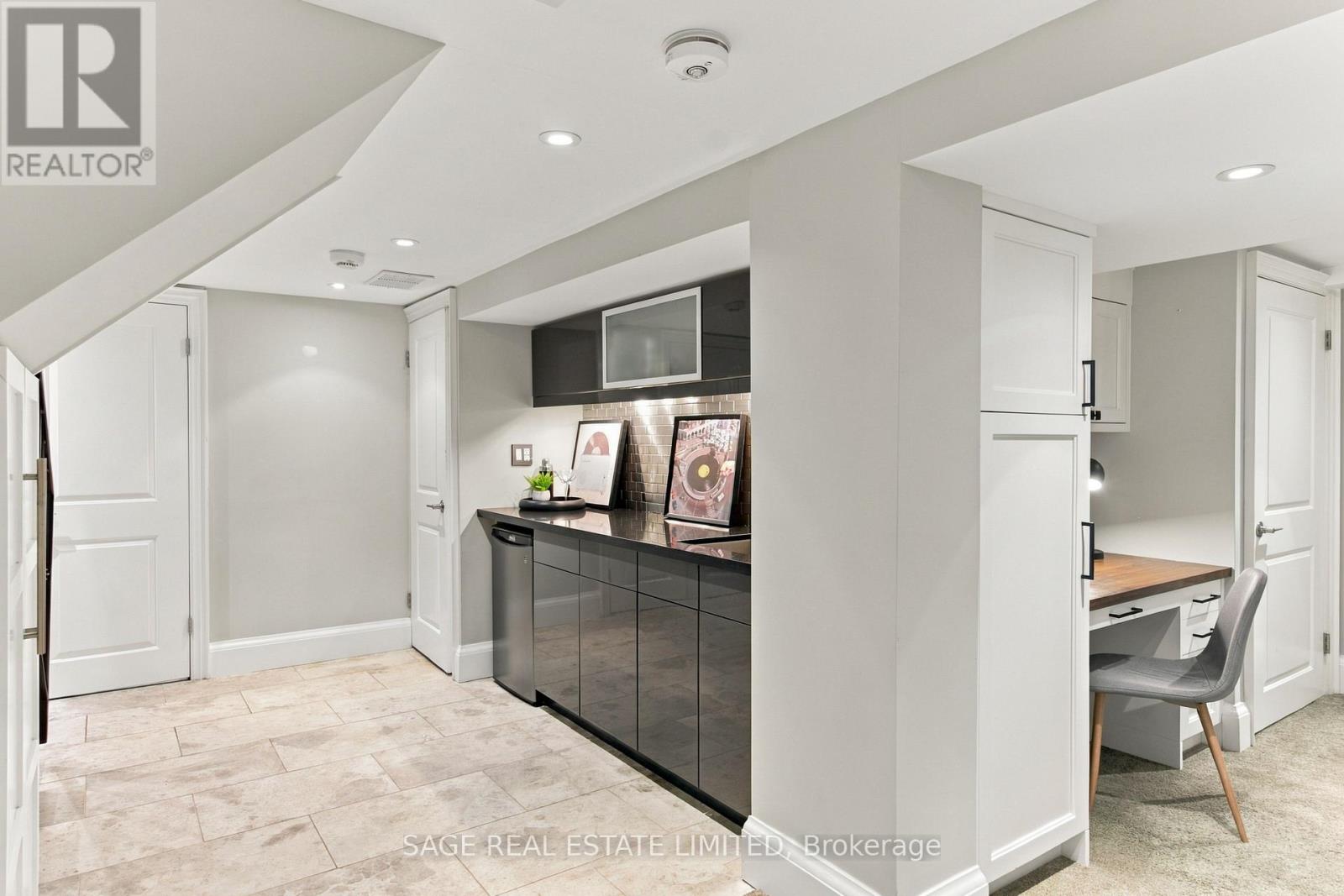 106 TIAGO AVENUE - Image 37