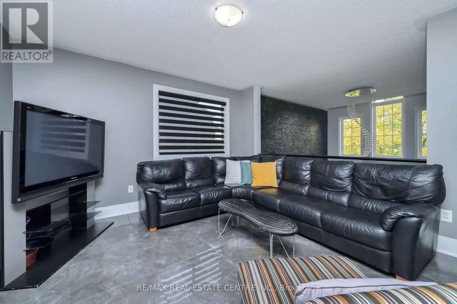 1352 MCGUFFIN GATE - 21