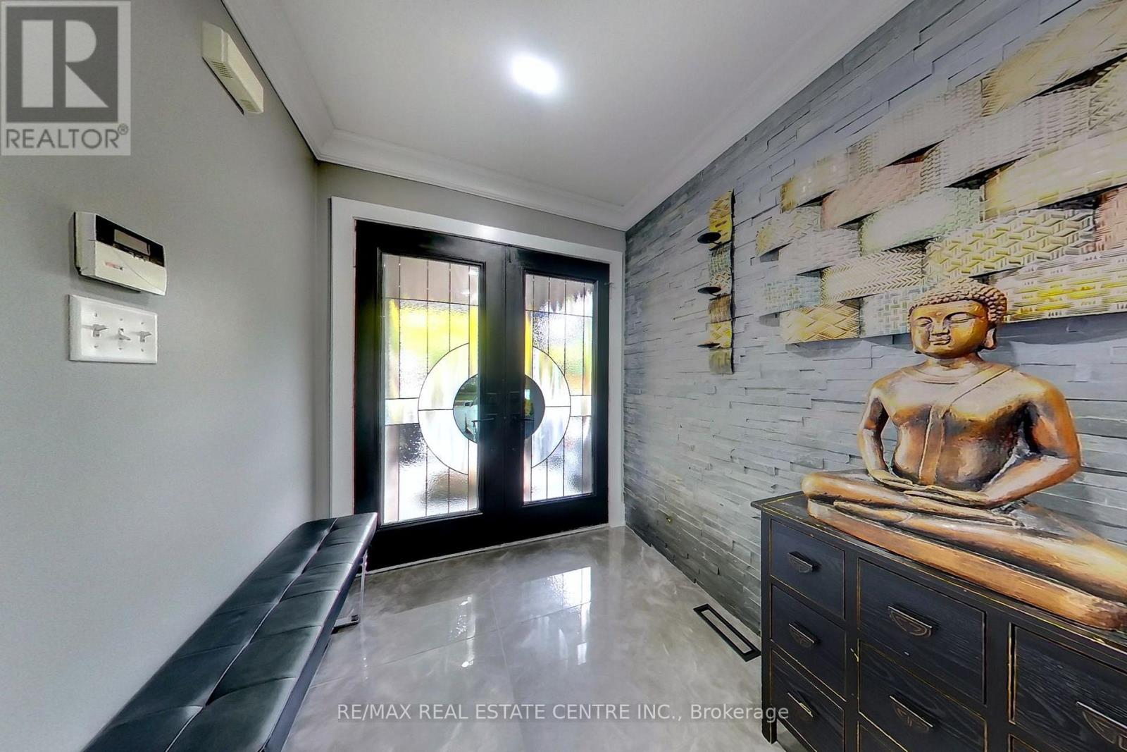 1352 MCGUFFIN GATE - 6
