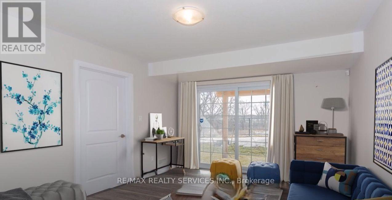 11 - 22 BANK SWALLOW CRESCENT — photo 2