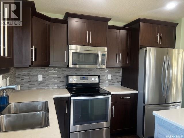 2 Mackenzie ROAD, Pilot Butte — photo 6