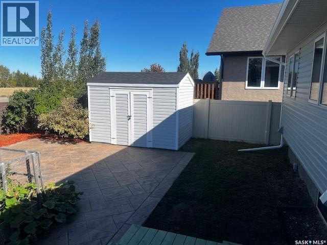 2 Mackenzie ROAD, Pilot Butte — photo 17