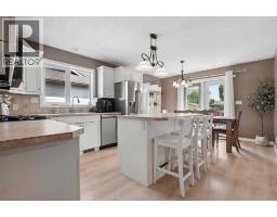 Kitchen - 47 N 1 Street E, Magrath, AB T0K1J0 Photo 7