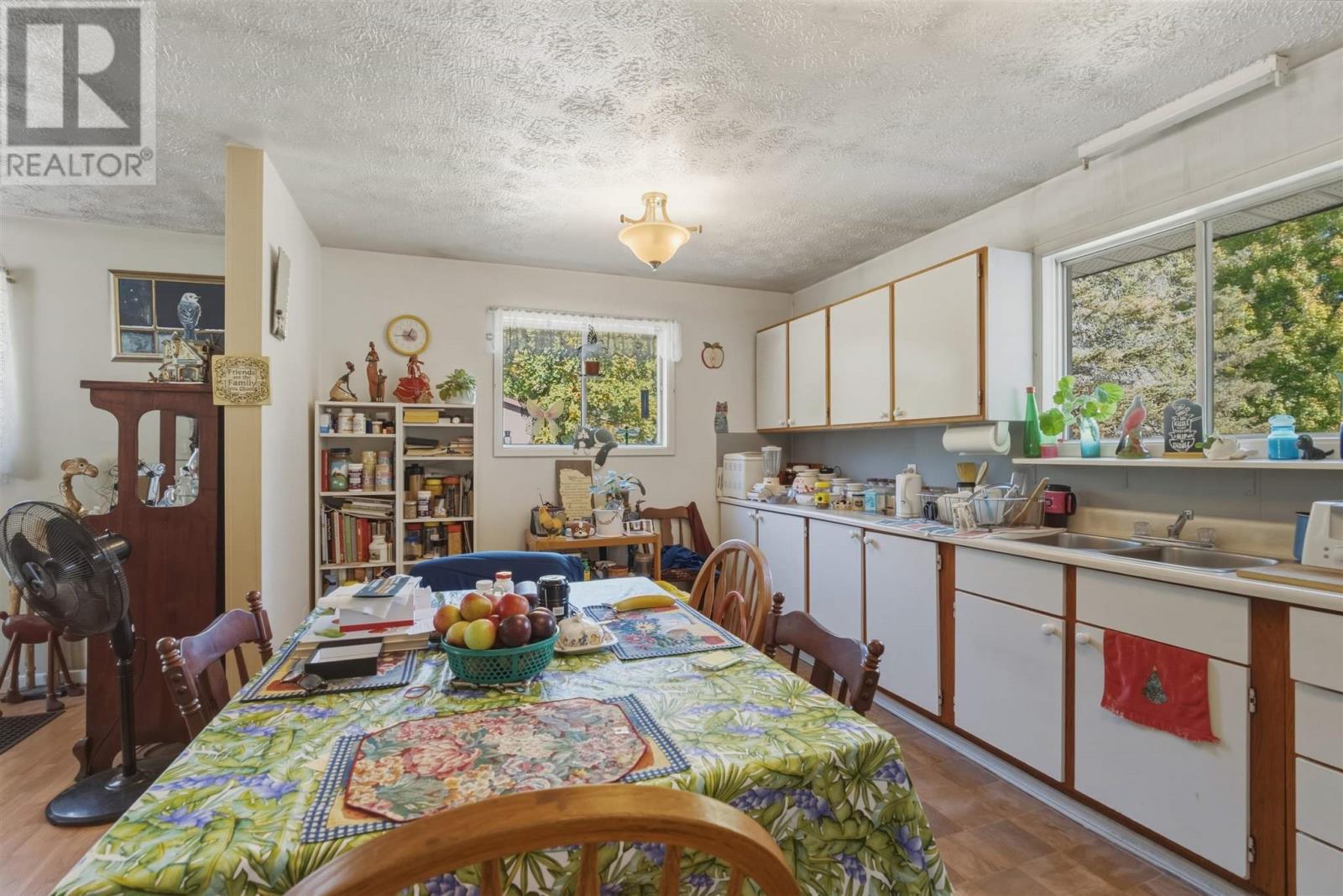 23 James ST - Image 8