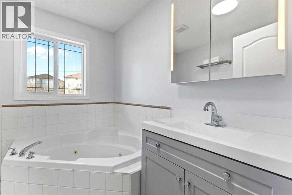 82 Country Hills Gardens NW - 18