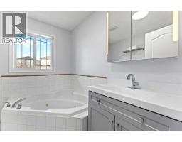 82 Country Hills Gardens Nw, Calgary, AB T3K5K2 Photo 18