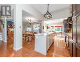 Family room - 63 Cherrywood Drive, Ottawa, ON K2H6H1 Photo 11