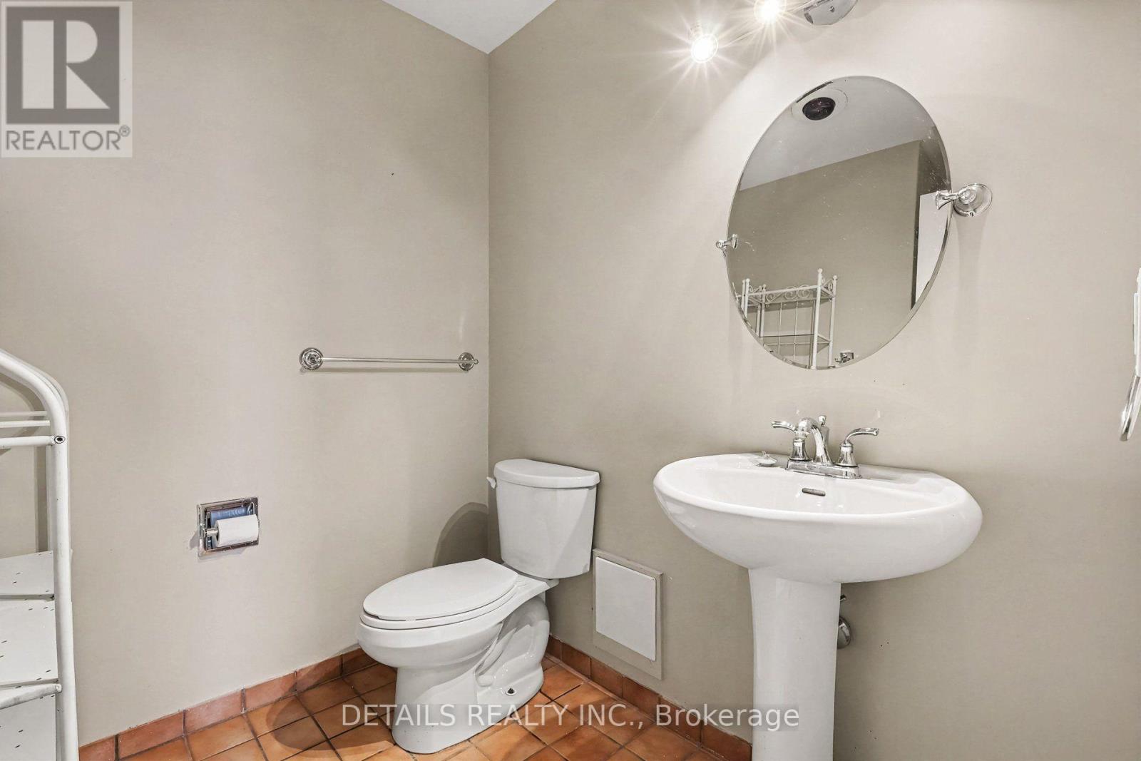 PH-4 900 DYNES ROAD - Image 20