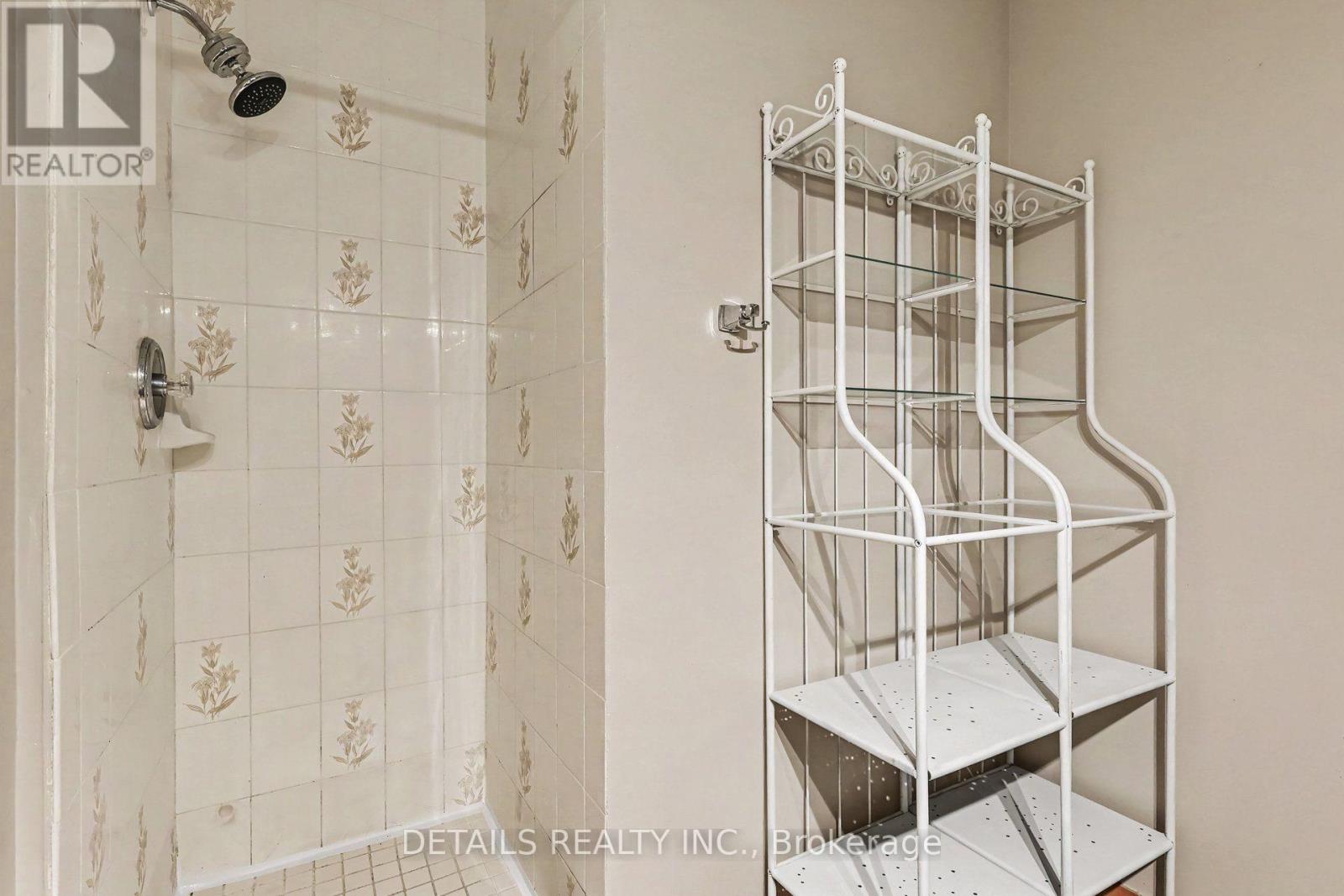 PH-4 900 DYNES ROAD - Image 21