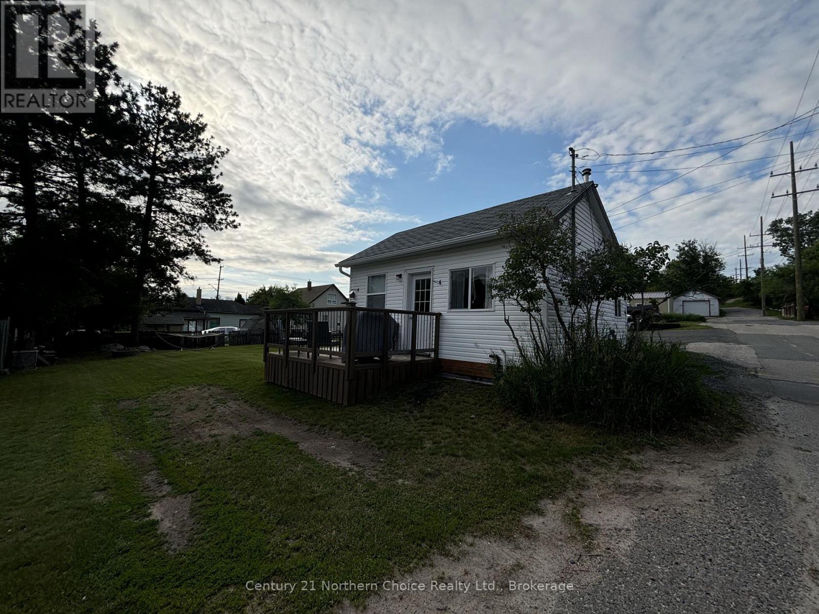 14 SCRAMBLE AVENUE - Image 15