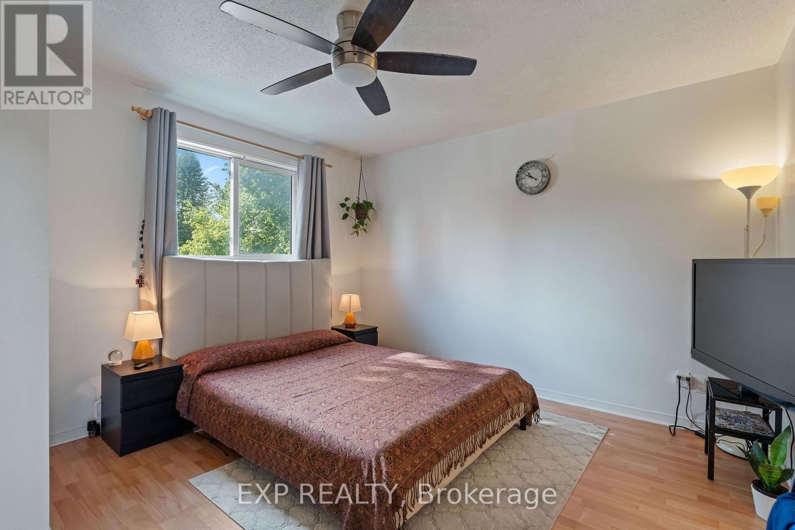 122 MARKLAND CRESCENT - 13