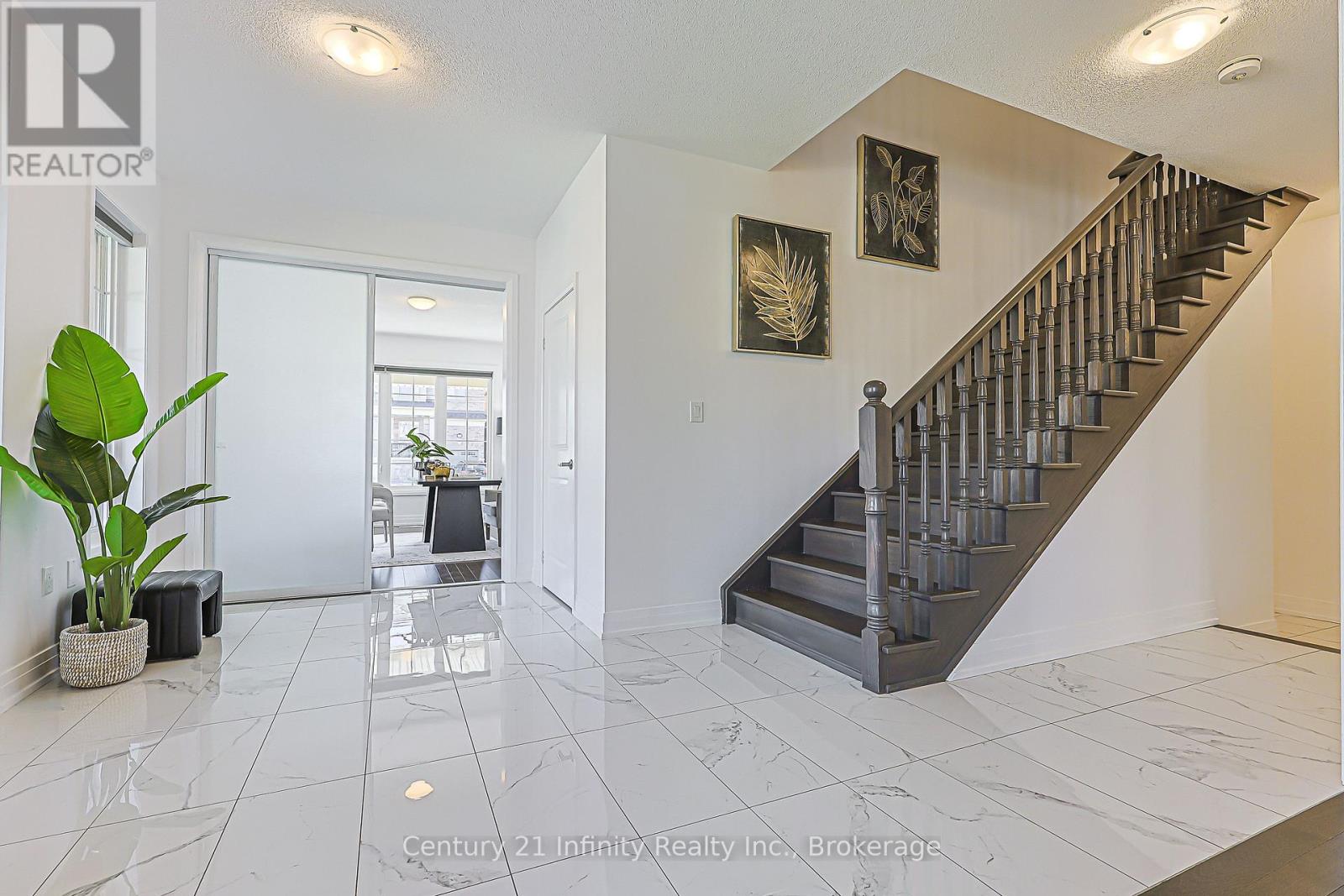 2 GILLIVARY DRIVE - 23