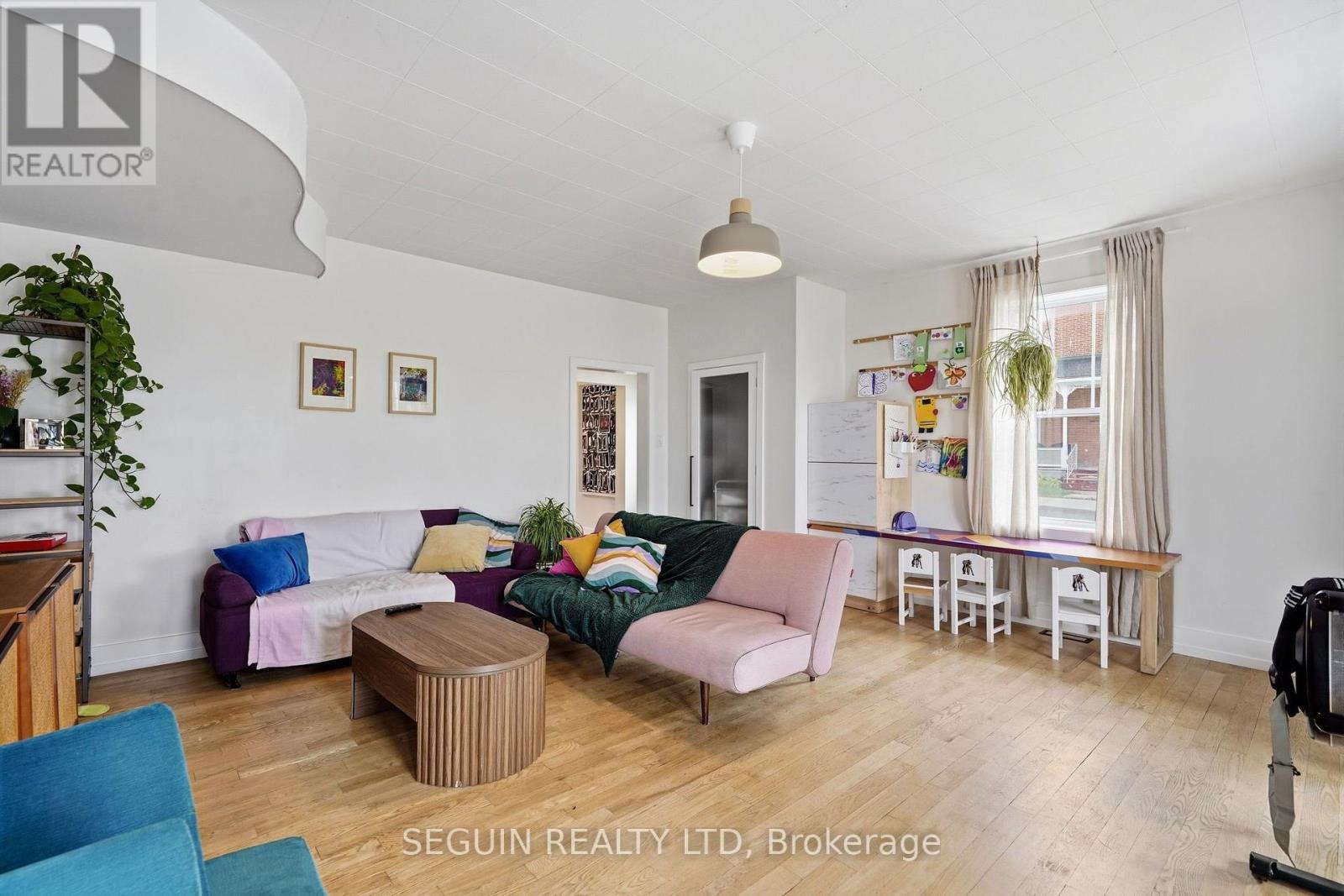 31 JOHN STREET - 23