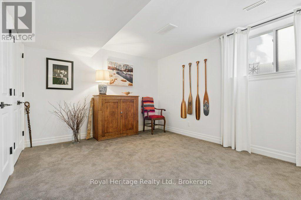 54 HUMMINGBIRD DRIVE - 36