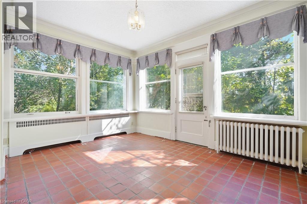 32 WENTWORTH Avenue - Image 14