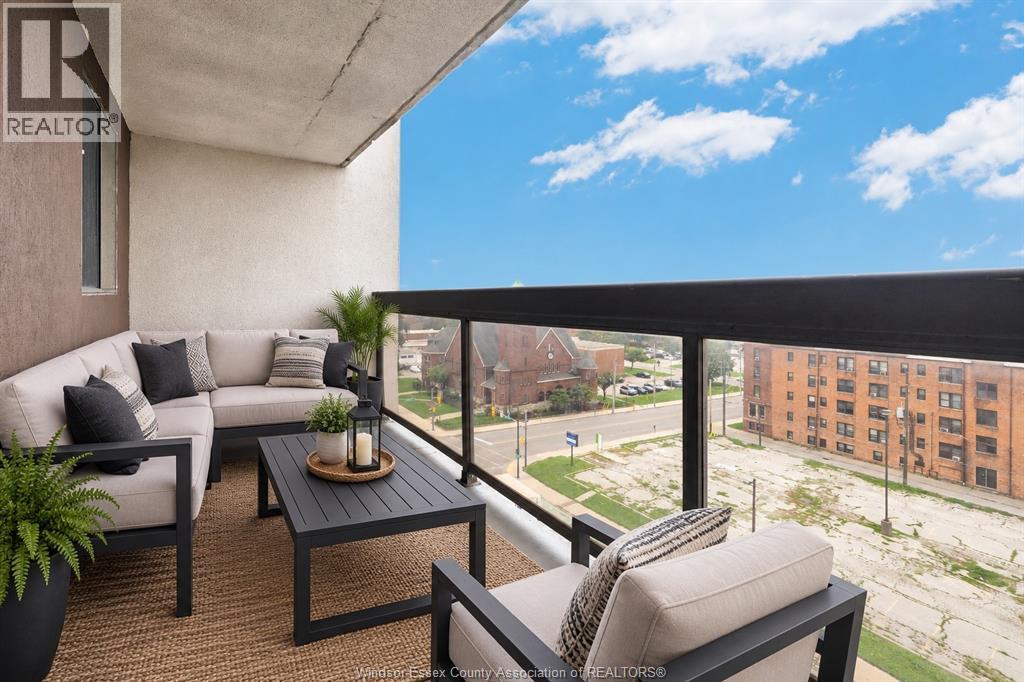 #816 150 PARK West - Image 11