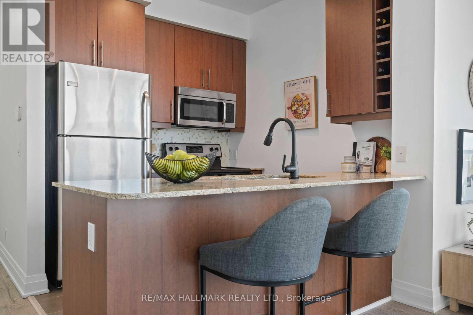 #1404 530 ST CLAIR AVENUE W - 24