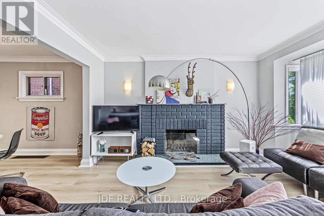 313 VAUGHAN ROAD - 10