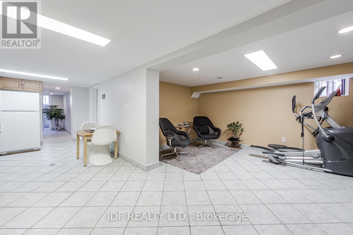 313 VAUGHAN ROAD - Image 24